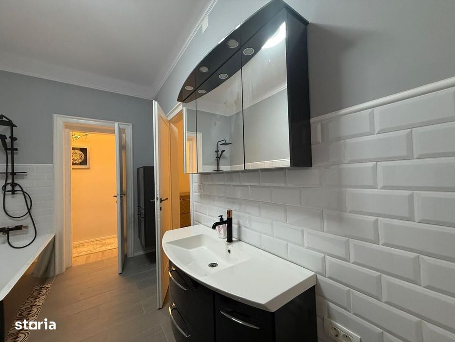 Apartament central, 3 camere  renovat complet, comision 0