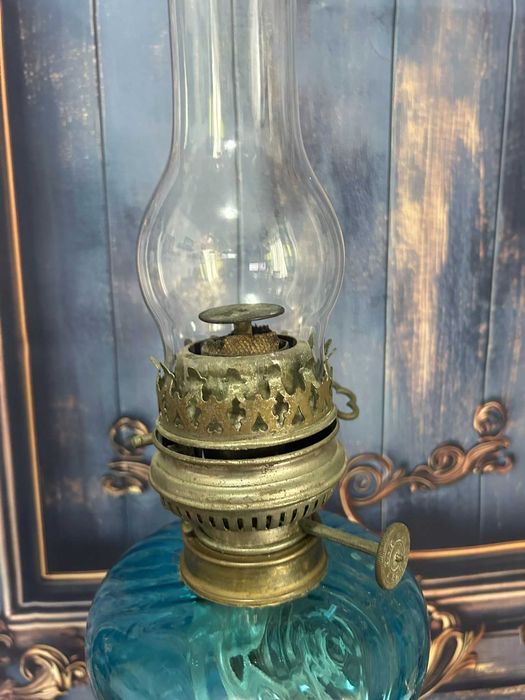 DN284 Lampa de petrol 1,8kg 40cm h 12x12cm baza + sticla 5cm diametru