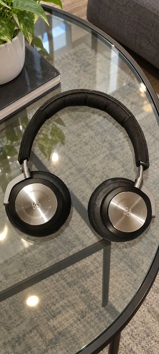 Bang and Olufsen H9i