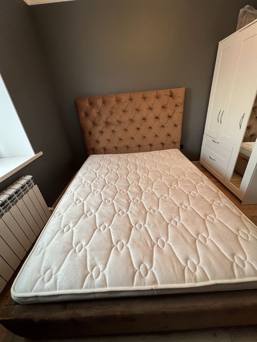 Двухспальная кровать