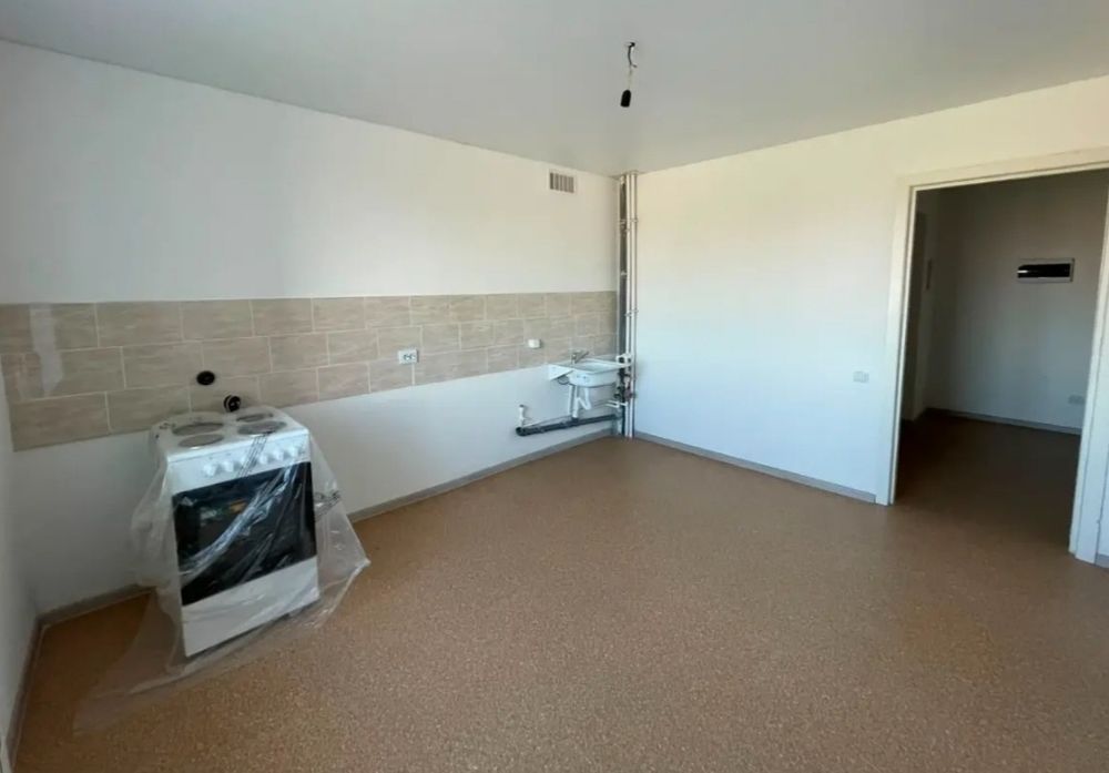 Продам 2 комнатную Новостройку 81 м.кв. 2 этаж в районе Креатив центра