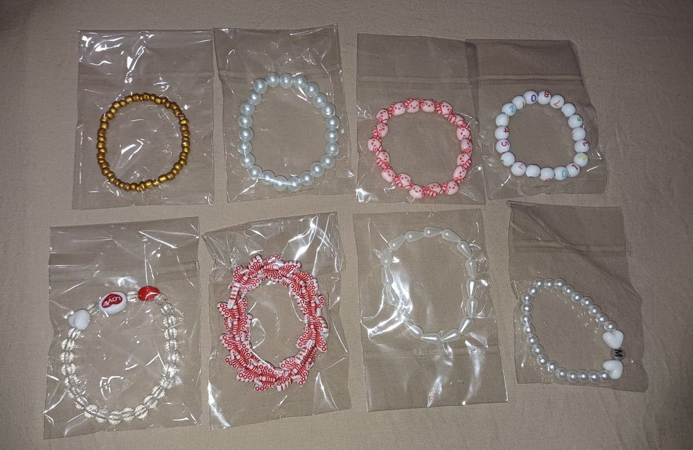 Ръчно изработени гривни