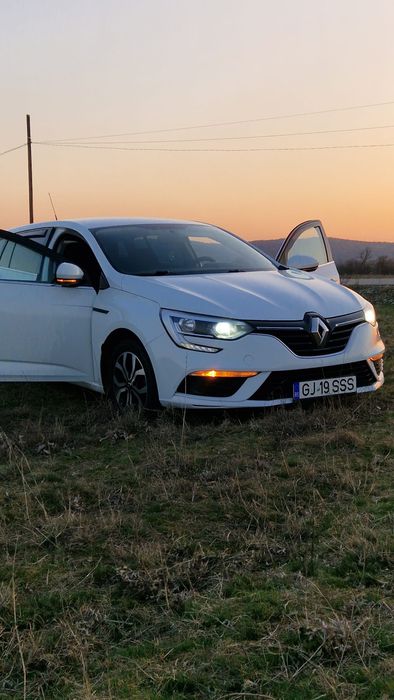 Vând Megane 4 benzina si gpl
