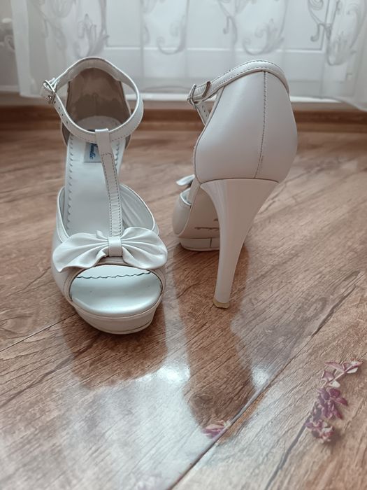 Sandale din piele mărime 35