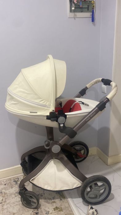 Коляска модная