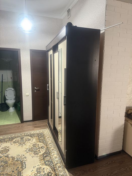 продам хороший шкаф