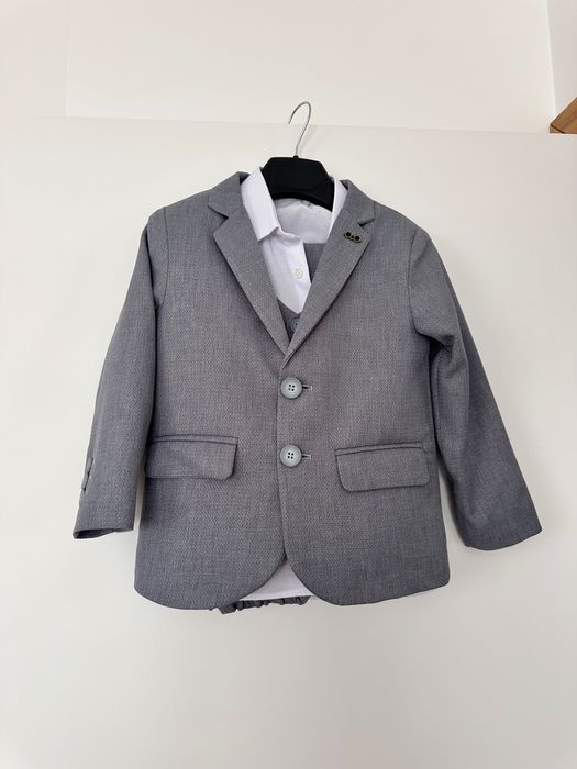 Детски костюм 4 части, размер 4