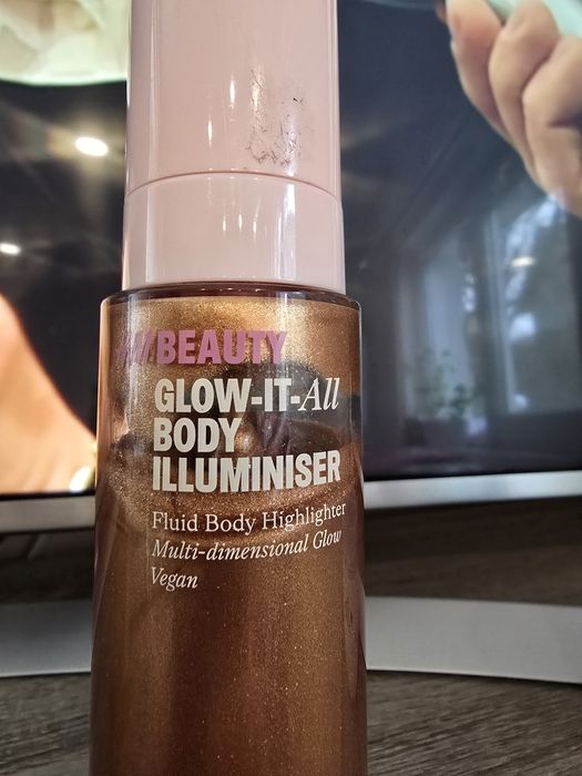 Блестящ лот масла за тяло