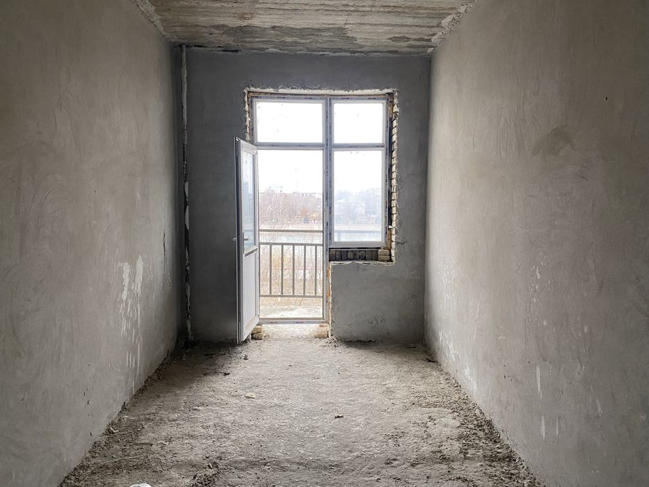 Urganch Shahar markazinda 2 xonali karobga holatinda 76 kv