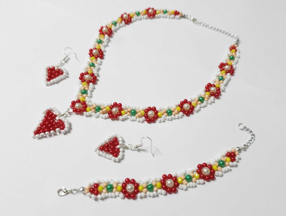 Reducere! Seturi florale, coliere florale si bratari, frumoase margele