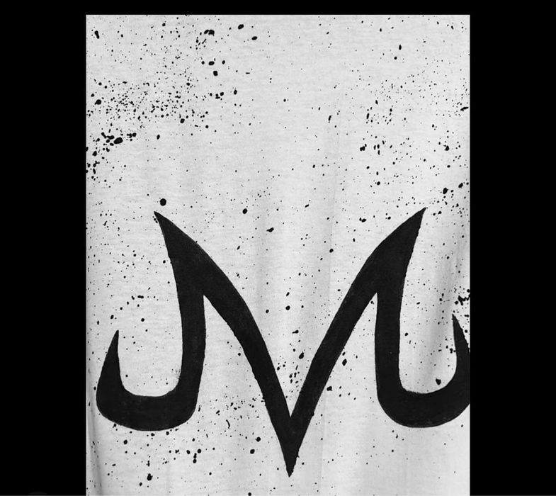 Ръчно нарисувани тениски и блузи