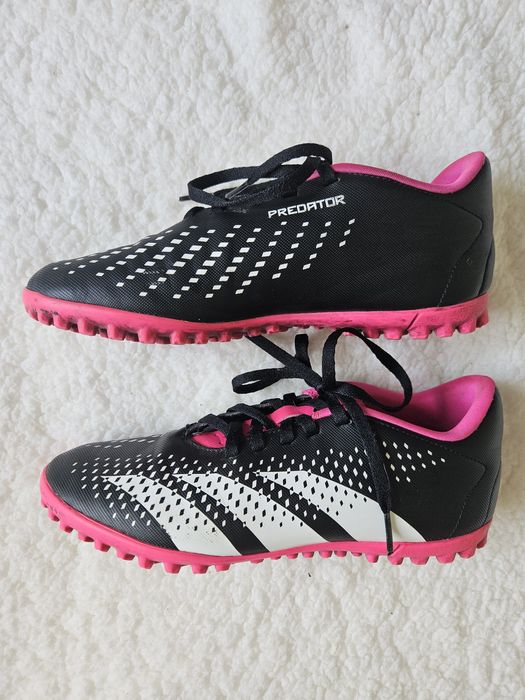 Ghete fotbal adidas predator