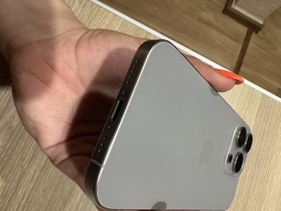 iPhone 15 Pro, 128GB, Natural Titanium, като нов