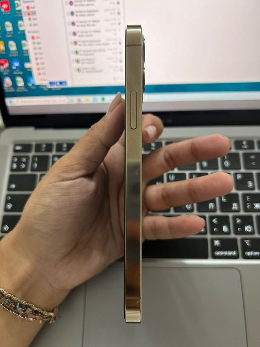 Apple iPhone 12pro 128 g в идеальном состоянии