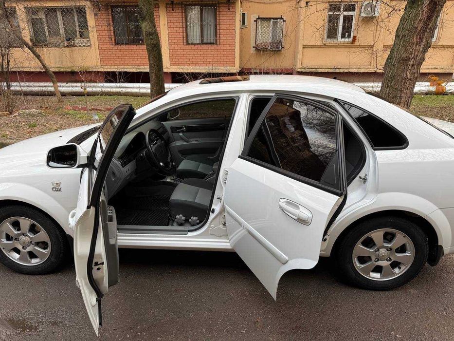 Lacetti Gentra 2023 A/T, full 3-pozitsiya