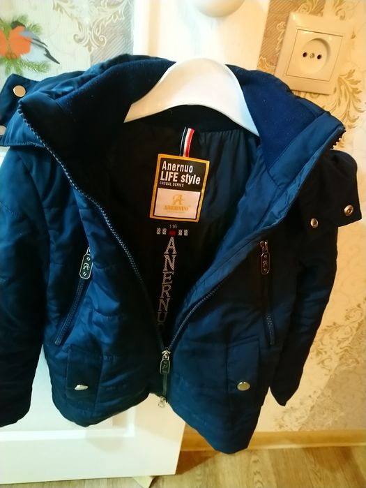 Продам детскую курточку