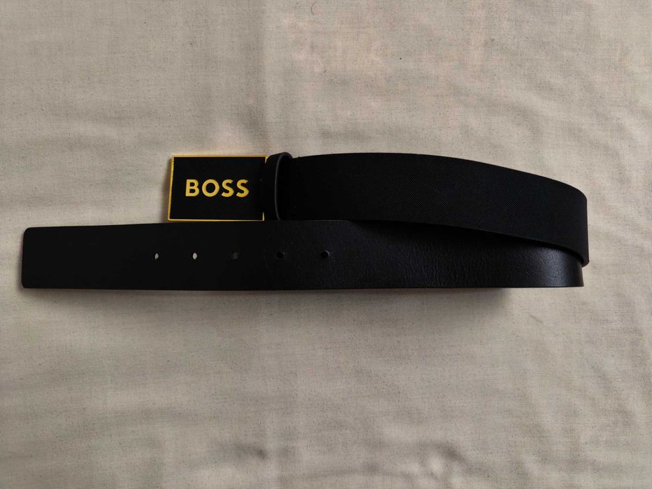 Hugo Boss - Оригинален мъжки кожен колан