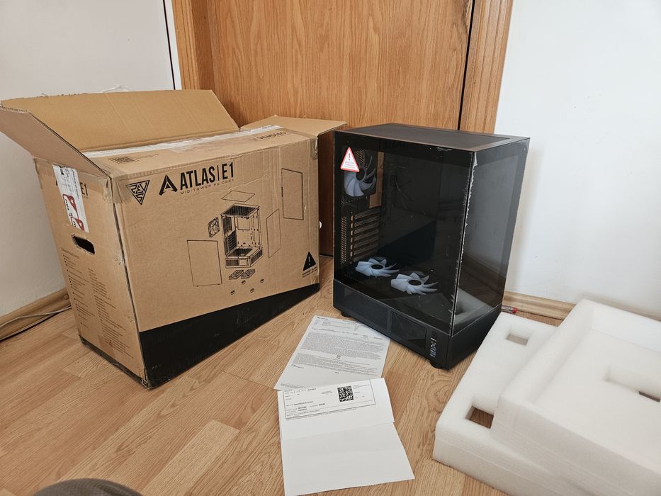 Carcasa PC ATX Acvariu ( sticla securizata ) cu ecran pentru afișare temperaturi NOUA