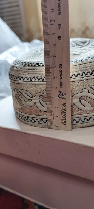 Галстуки, головной убор