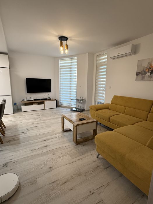 Продава се Тристаен апартамент в Варна, Бриз - 100 кв.м за 15 €/кв.м - Снимка #1