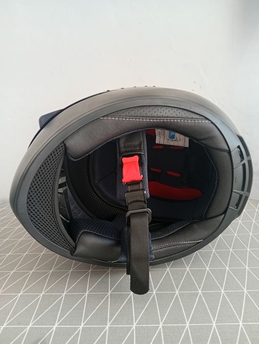 Продам мотошлем для мотоцикла , скутера