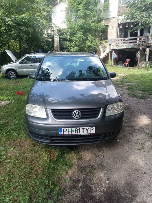 VOLKSWAGEN Touran