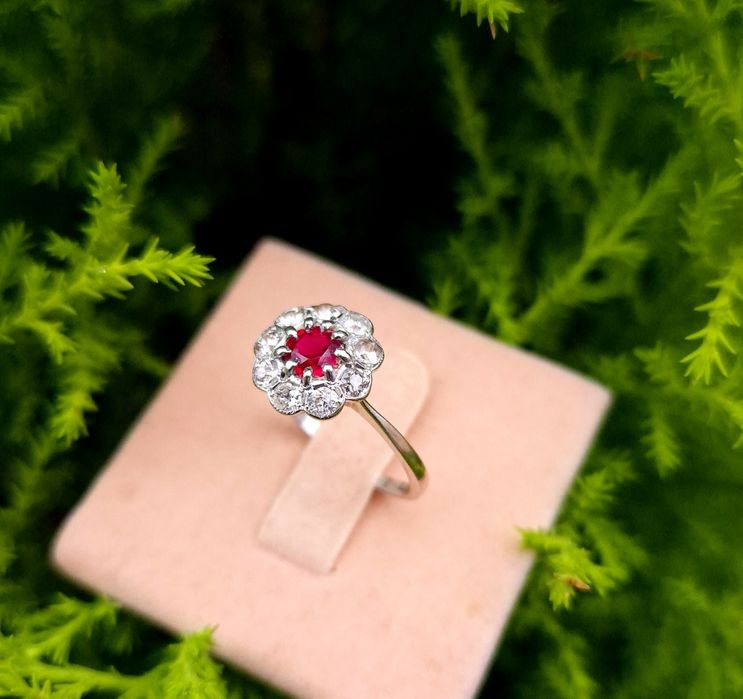 Inel foarte vechi din aur de 18K cu rubin si diamante naturale