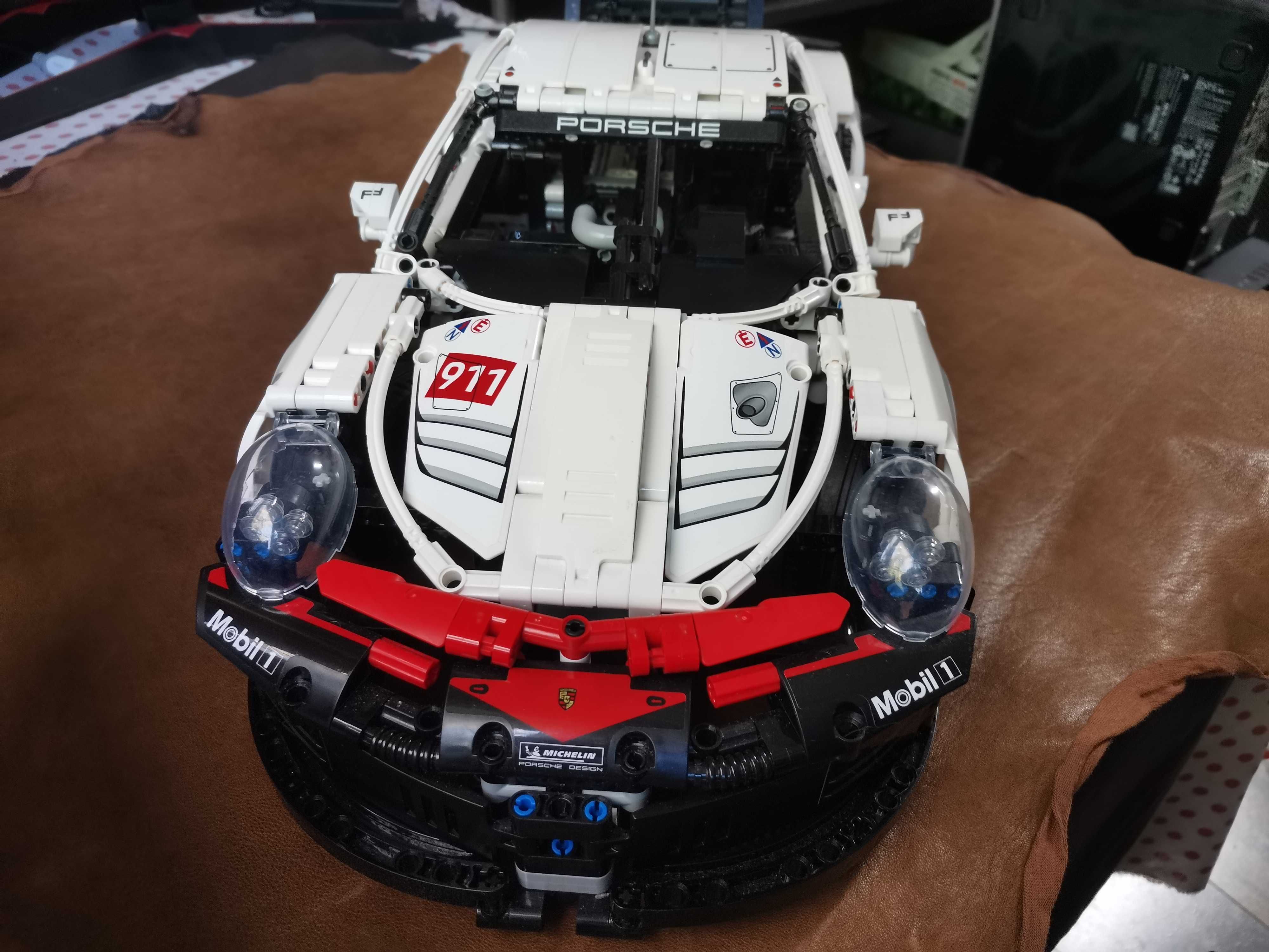 LEGO Technic - Porsche 911 RSR 42096, 1580 piese. Bucuresti