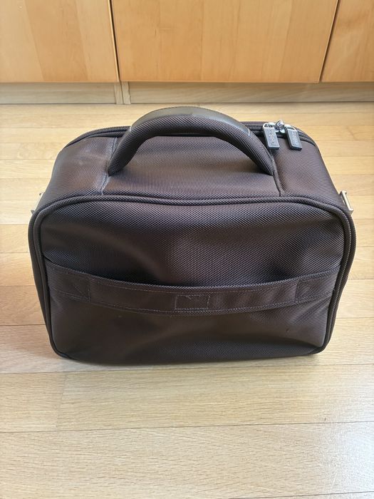 Geanta noua Kappa cosmetice