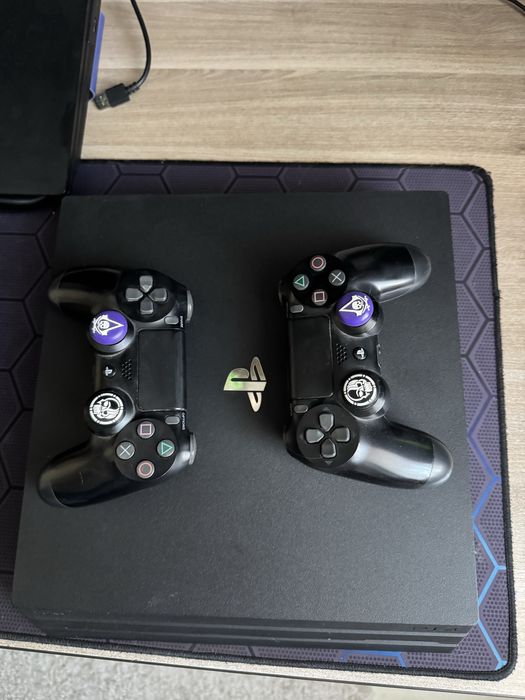 Продам Ps 4 Pro 1 TB памяти