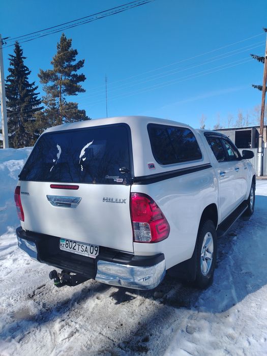 Тойота Хайлюкс 2017