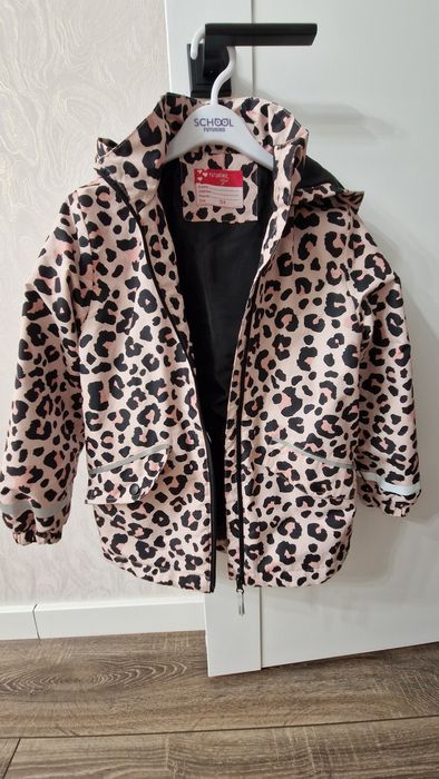 Куртка на девочку