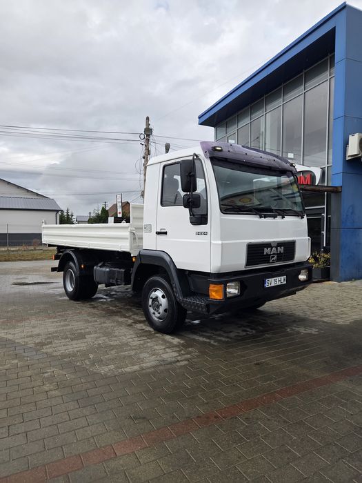 Man basculabil 7.5  t.