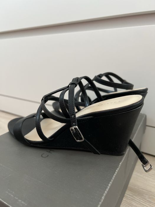 Продаются босоножки Charles & Keith