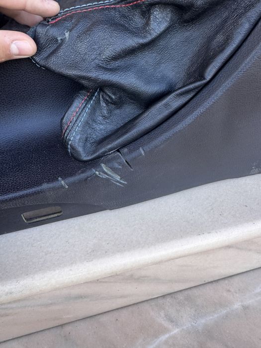 Cotieră BMW E60 E61 piele neagră – consolă centrală