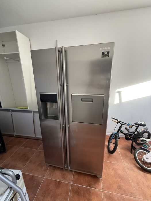 Frigider Samsung dublu side-by-side, dozator gheata
