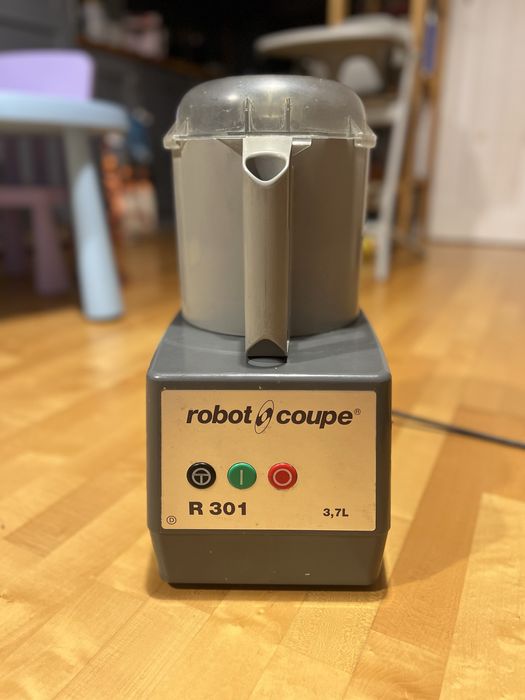 професионален кухненски робот Robot Coupe R301 D много добро състояние