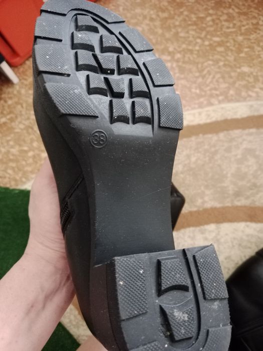 Срочно продам сапоги