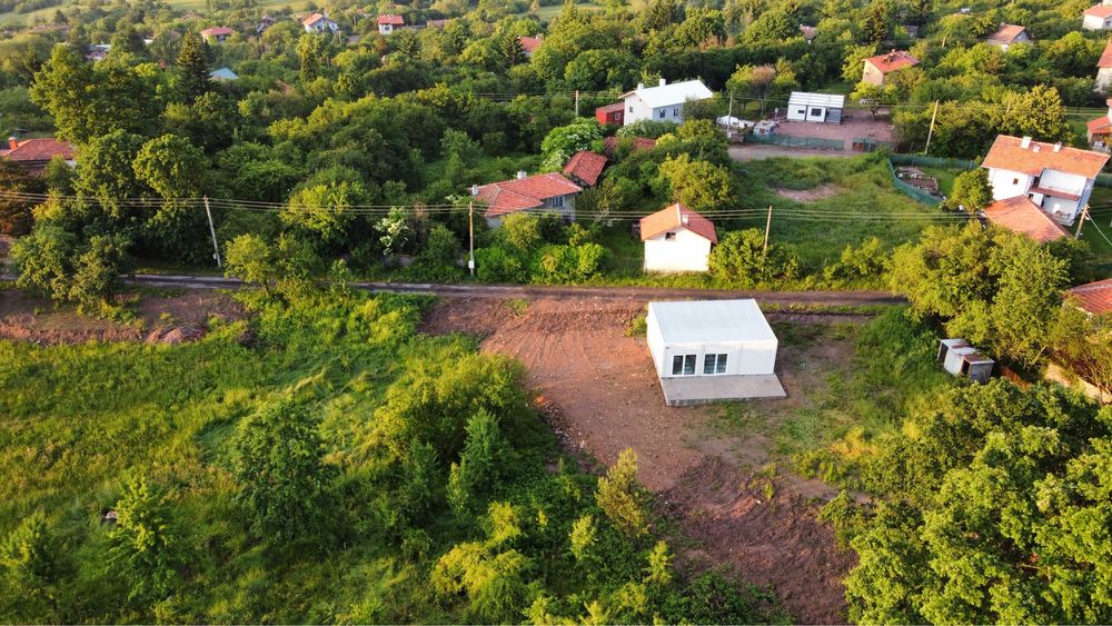 Заснемане с дрон на покриви и имоти, земеделска земя, строежи.