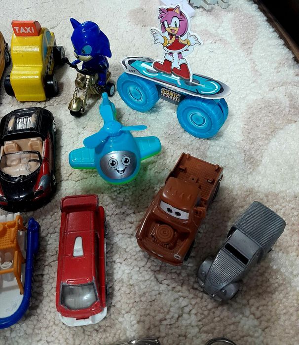 Детски играчки,коли,човечета