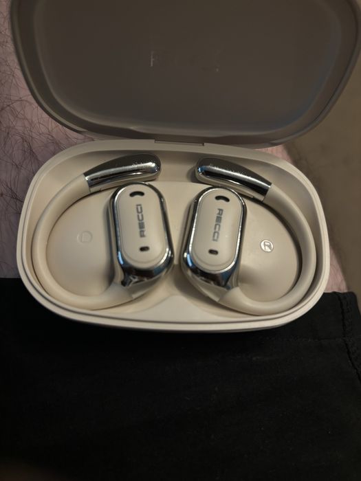 Casti bluetooth