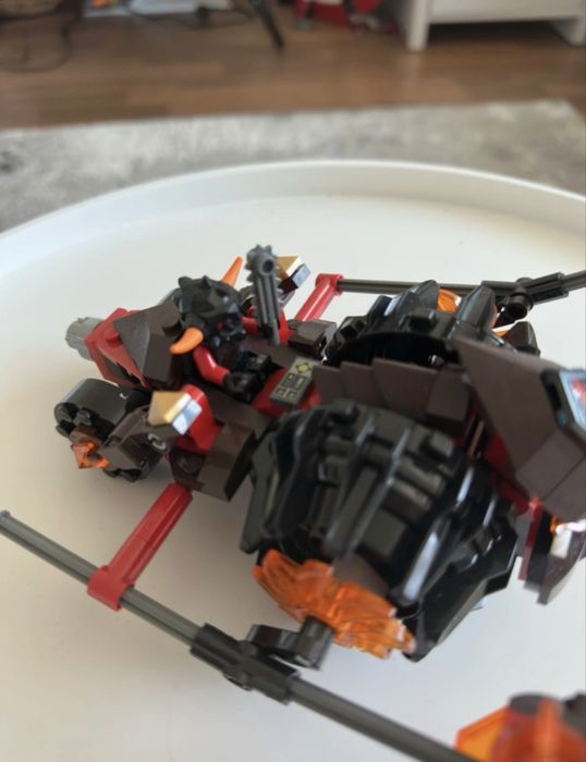 Vand Lego cu codul 70313 Moltor’s Lava Smasher