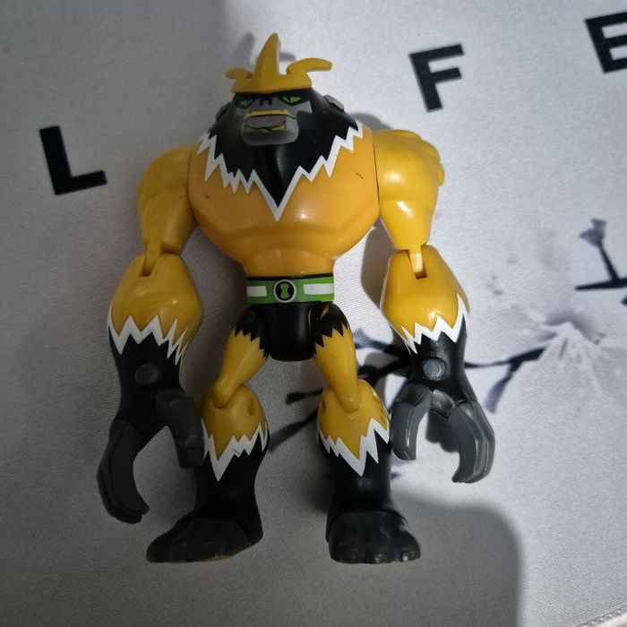 Фигурки бен тен  (разного роста)