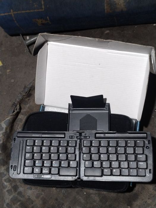 Продаются сот телефоны, и клава для телефона