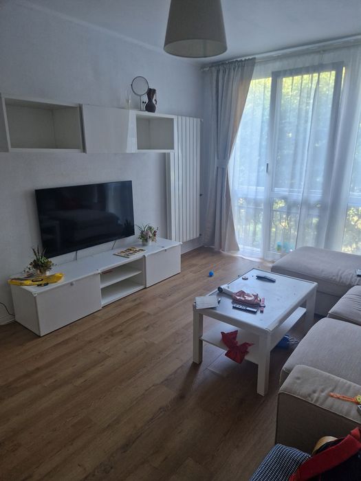 Închiriez apartament 3 camere Titan metrou