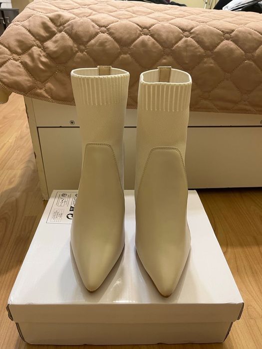 Боти тип чорап, бежови