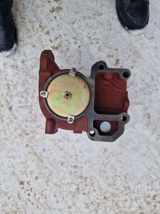 Помпа на МТЗ трактор