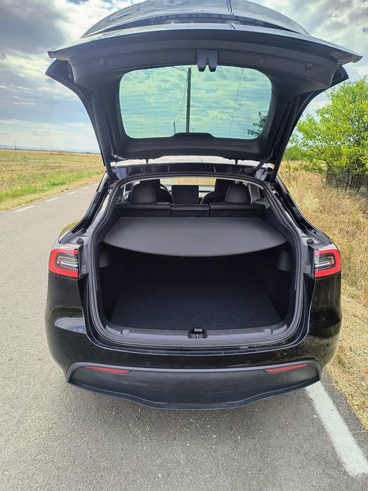 TESLA Model Y 2022 — imagine 5