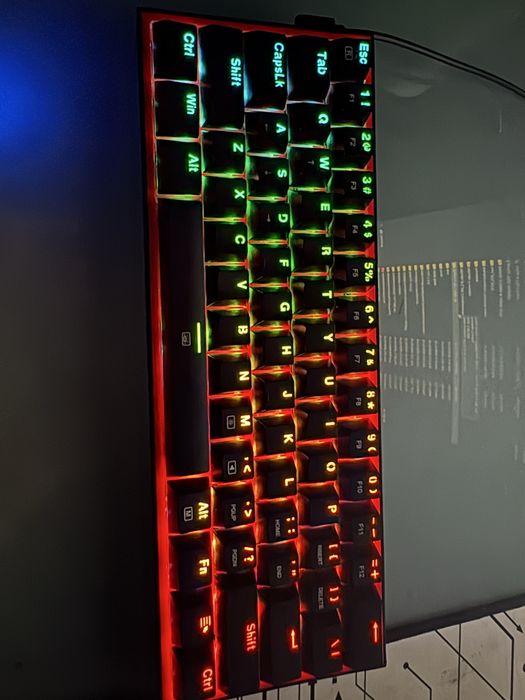 Tastatura Mecanica Gaming Redragon K617 Fizz RGB 60% - Ca Noua