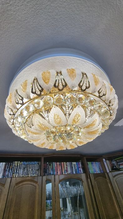 Люстра стеклянная